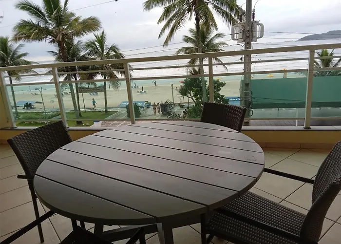 Pe Na Areia Do Tombo