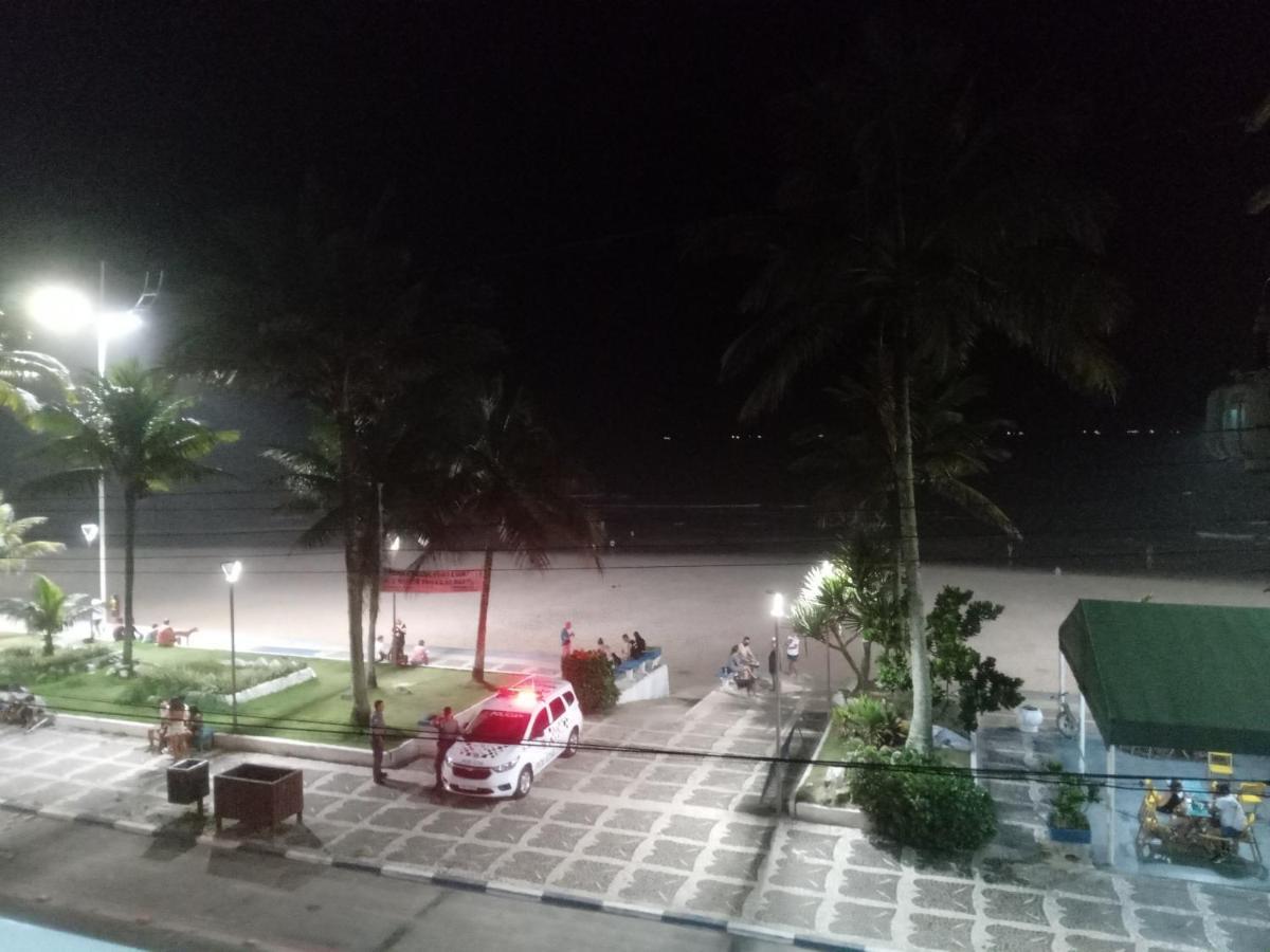 Pe Na Areia Do Tombo * Guaruja