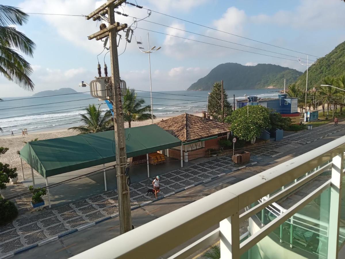Pe Na Areia Do Tombo *