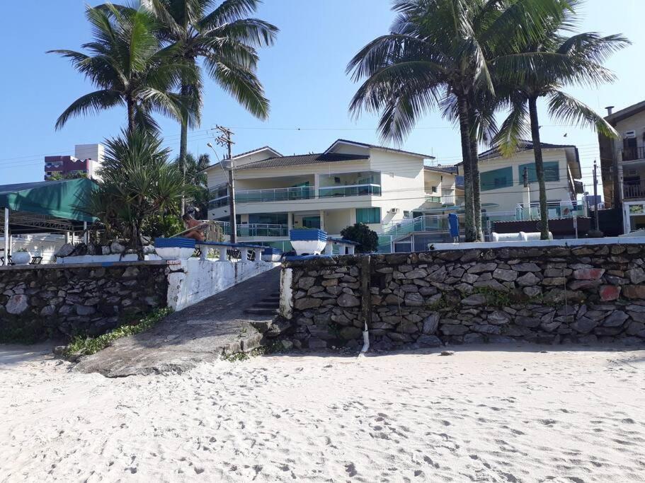 Pe Na Areia Do Tombo