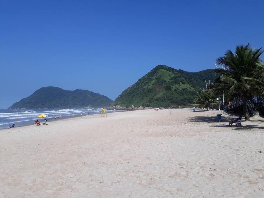 Pe Na Areia Do Tombo Guaruja